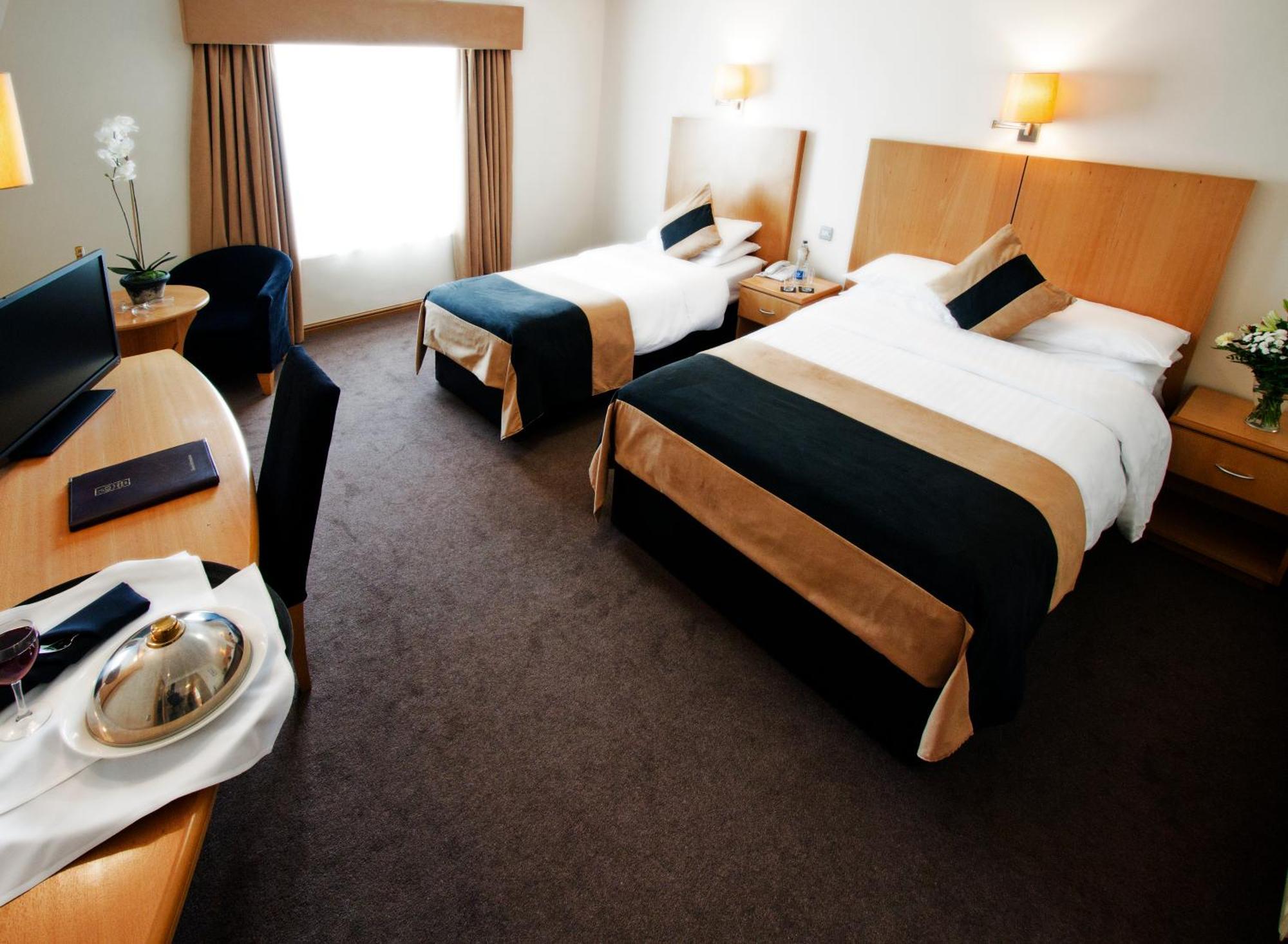 Castlereagh La Mon Hotel & Country Club מראה חיצוני תמונה